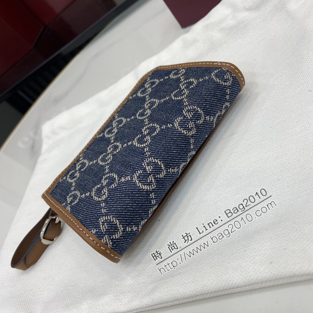 Gucci專櫃古馳最新款Emblem系列飾包帶卡片夾零錢包 jh2818型號：821804